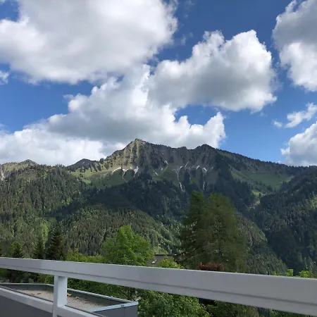 Walli Laterns - Ski Und Bergvergnuegen Direkt Vor Der Haustuer Exterior foto