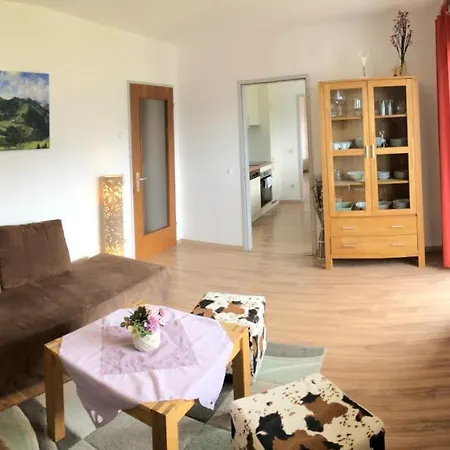 Walli Laterns - Ski Und Bergvergnuegen Direkt Vor Der Haustuer Exterior foto