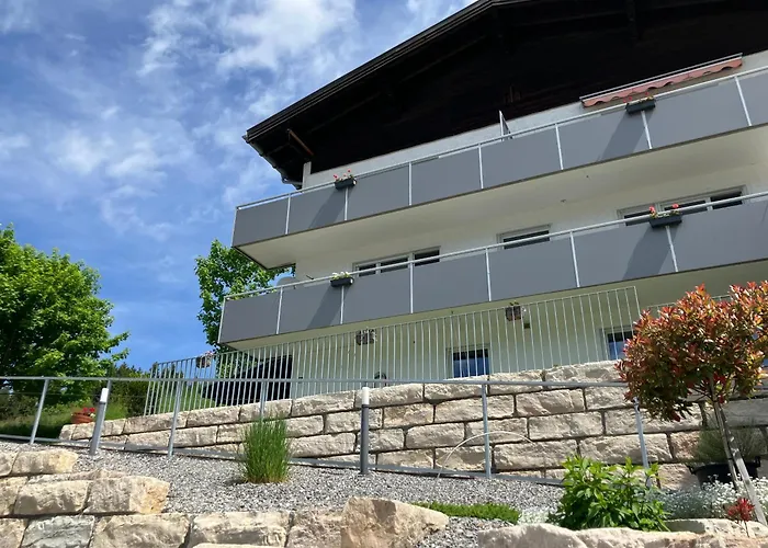 Walli Laterns - Ski Und Bergvergnuegen Direkt Vor Der Haustuer
